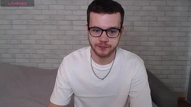 Snapshot of Alexxx_horny chatting on 9, 5, 2026 Alexxx horny online show from 9, 5, 2026