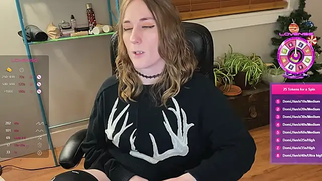 Snapshot of luluvaladon chatting on 9, 1, 2025 luluvaladon online show from 9, 1, 2025