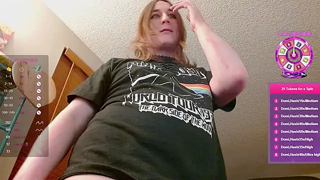 Snapshot of luluvaladon chatting on 11, 1, 2025 luluvaladon online show from 11, 1, 2025