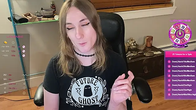 Snapshot of luluvaladon chatting on 6, 2, 2025 luluvaladon online show from 6, 2, 2025