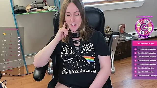 Snapshot of luluvaladon chatting on 13, 2, 2025 luluvaladon online show from 13, 2, 2025