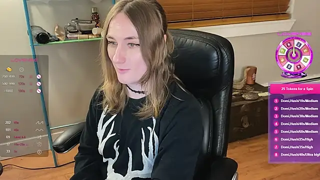 Snapshot of luluvaladon chatting on 16, 2, 2025 luluvaladon online show from 16, 2, 2025