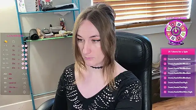 Snapshot of luluvaladon chatting on 8, 3, 2025 luluvaladon online show from 8, 3, 2025