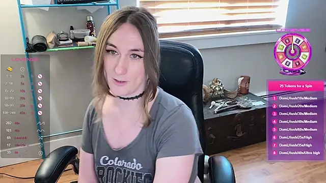 Snapshot of luluvaladon chatting on 10, 3, 2025 luluvaladon online show from 10, 3, 2025