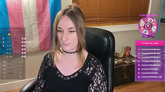 Snapshot of luluvaladon chatting on 13, 3, 2025 luluvaladon online show from 13, 3, 2025