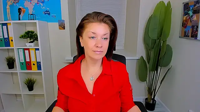 Snapshot of AnaMills chatting on 10, 10, 2025 AnaMills online show from 10, 10, 2025