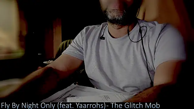 Snapshot of _x_rated_ chatting on 15, 10, 2025 x rated online show from 15, 10, 2025