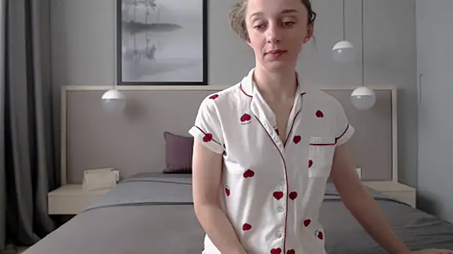 ShySchoolGirl online show from 8, 10, 2025