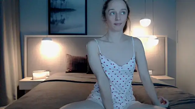 ShySchoolGirl online show from 21, 10, 2025