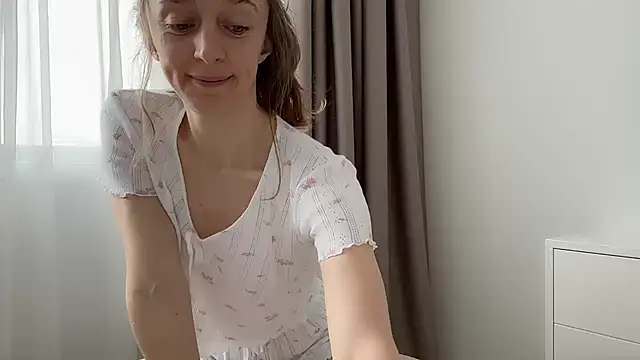 ShySchoolGirl online show from 27, 2, 2026