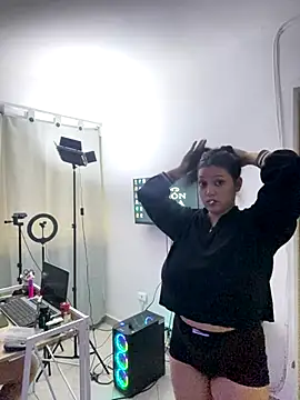 Snapshot of MarcellaGriffin chatting on 29, 11, 2025 MarcellaGriffin online show from 29, 11, 2025