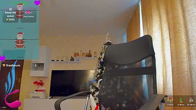 Snapshot of hot_evil_queen chatting on 14, 12, 2025 hot evil queen online show from 14, 12, 2025