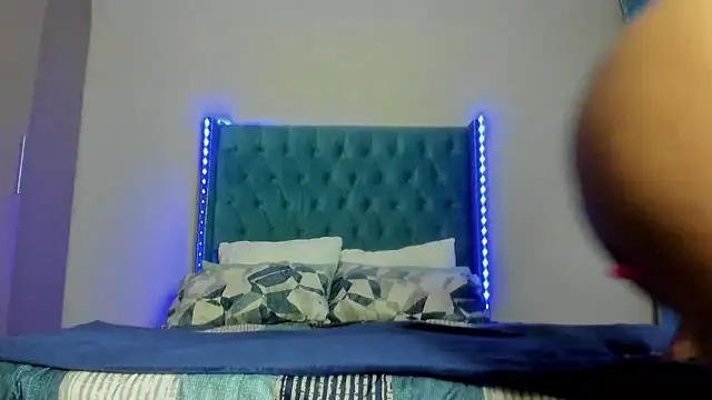 BlueberryDiamond online show from 18, 1, 2025