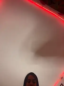 Snapshot of Emma_Brown_12 chatting on 28, 10, 2025 Emma Brown 12 online show from 28, 10, 2025