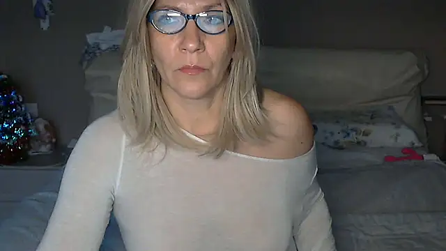 Snapshot of -K-- chatting on 2, 1, 2025 -K-- online show from 2, 1, 2025