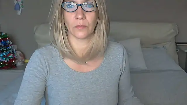 Snapshot of -K-- chatting on 6, 1, 2025 -K-- online show from 6, 1, 2025