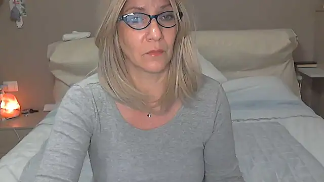 Snapshot of -K-- chatting on 23, 1, 2025 -K-- online show from 23, 1, 2025