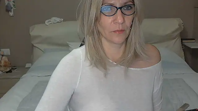 Snapshot of -K-- chatting on 25, 1, 2025 -K-- online show from 25, 1, 2025