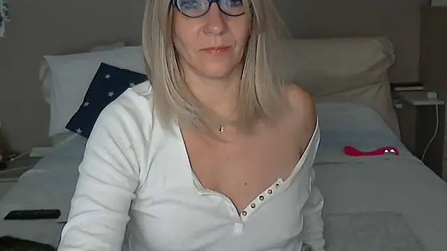 Snapshot of -K-- chatting on 31, 1, 2025 -K-- online show from 31, 1, 2025