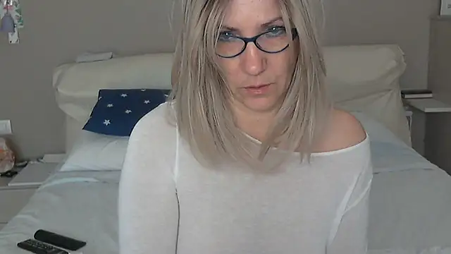 Snapshot of -K-- chatting on 2, 2, 2025 -K-- online show from 2, 2, 2025