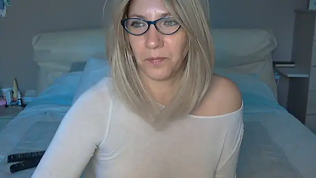 Snapshot of -K-- chatting on 5, 3, 2025 -K-- online show from 5, 3, 2025