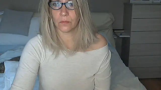 Snapshot of -K-- chatting on 12, 3, 2025 -K-- online show from 12, 3, 2025