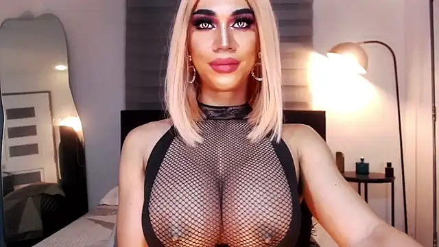 Snapshot of MassiveCockxMistress chatting on 17, 12, 2024 MassiveCockxMistress online show from 17, 12, 2024