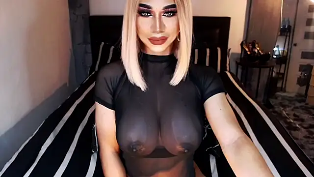 Snapshot of MassiveCockxMistress chatting on 2, 11, 2025 MassiveCockxMistress online show from 2, 11, 2025