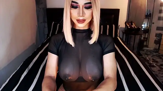 Snapshot of MassiveCockxMistress chatting on 7, 6, 2026 MassiveCockxMistress online show from 7, 6, 2026