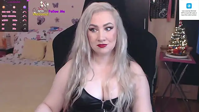 Snapshot of MissLexyGold chatting on 22, 12, 2024 MissLexyGold online show from 22, 12, 2024