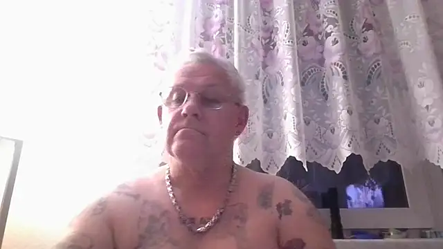 Snapshot of smaili1513 chatting on 16, 9, 2025 smaili1513 online show from 16, 9, 2025