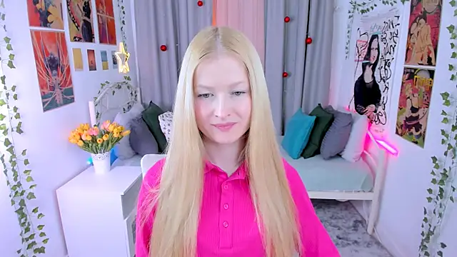 Laly Peach online show from 13, 12, 2024