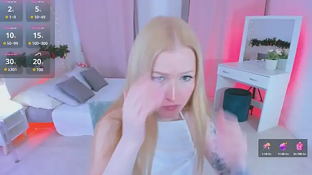 Laly Peach online show from 16, 12, 2024