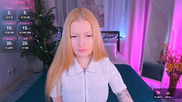 Laly Peach online show from 29, 12, 2024