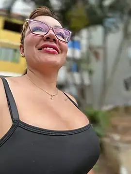 Snapshot of DIANITA_1988 chatting on 13, 7, 2026 DIANITA 1988 online show from 13, 7, 2026