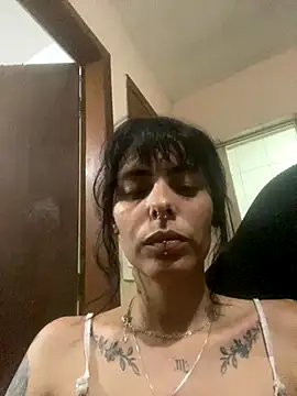 Snapshot of Sarah-safada chatting on 4, 12, 2025 Sarah-safada online show from 4, 12, 2025