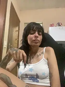 Snapshot of Sarah-safada chatting on 16, 12, 2025 Sarah-safada online show from 16, 12, 2025