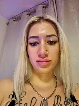 Snapshot of Fuck-Gina chatting on 9, 2, 2025 Fuck-Gina online show from 9, 2, 2025