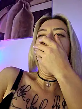 Snapshot of Fuck-Gina chatting on 9, 3, 2025 Fuck-Gina online show from 9, 3, 2025