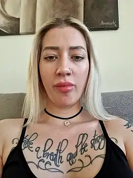 Snapshot of Fuck-Gina chatting on 9, 3, 2025 Fuck-Gina online show from 9, 3, 2025