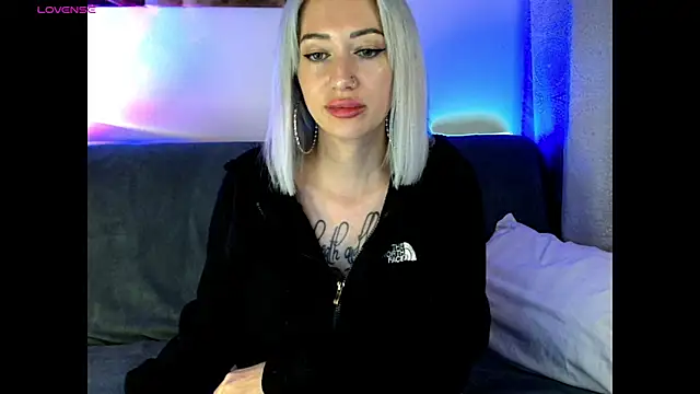 Snapshot of Fuck-Gina chatting on 9, 9, 2025 Fuck-Gina online show from 9, 9, 2025