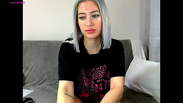 Snapshot of Fuck-Gina chatting on 8, 10, 2025 Fuck-Gina online show from 8, 10, 2025