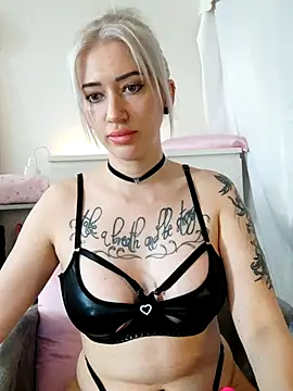 Snapshot of Fuck-Gina chatting on 5, 7, 2026 Fuck-Gina online show from 5, 7, 2026