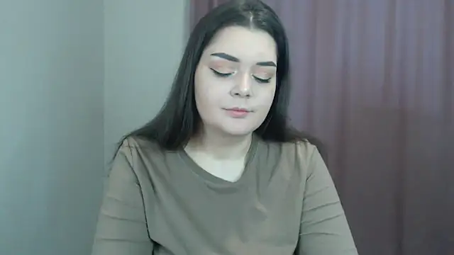 Snapshot of ohhhMie chatting on 10, 12, 2024 ohhhMie online show from 10, 12, 2024