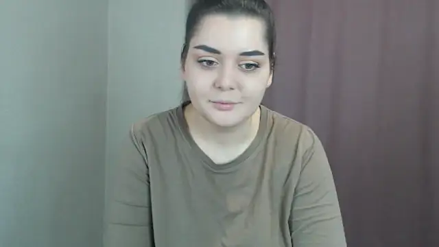 Snapshot of ohhhMie chatting on 12, 12, 2024 ohhhMie online show from 12, 12, 2024