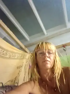 Snapshot of Luna-Natural chatting on 13, 2, 2025 Luna-Natural online show from 13, 2, 2025