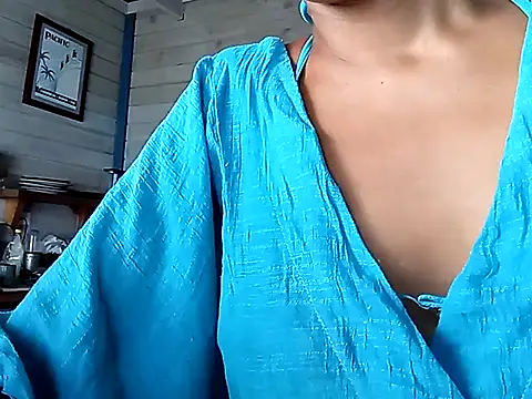 Snapshot of Luna-Natural chatting on 22, 2, 2025 Luna-Natural online show from 22, 2, 2025