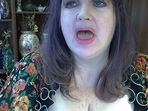 Snapshot of ElenaZed chatting on 4, 2, 2025 ElenaZed online show from 4, 2, 2025