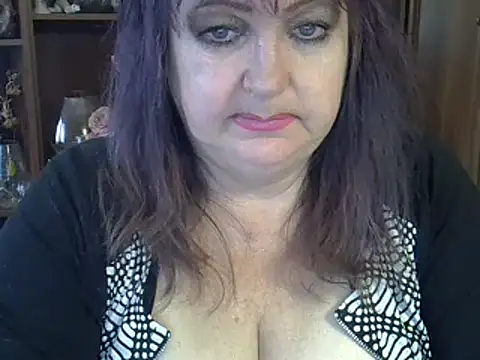 Snapshot of ElenaZed chatting on 4, 3, 2025 ElenaZed online show from 4, 3, 2025
