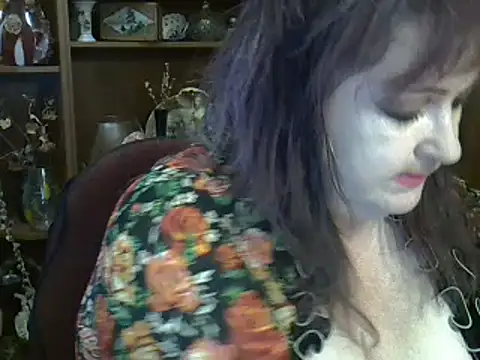 Snapshot of ElenaZed chatting on 6, 3, 2025 ElenaZed online show from 6, 3, 2025